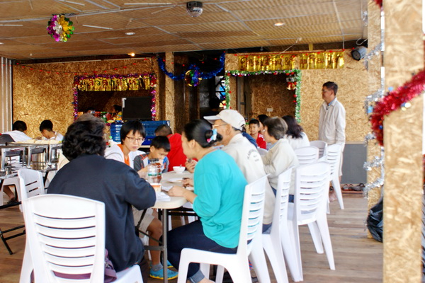 ห้องอาหารเรือนแพ เขื่อนศรีนครินทร์ กาญจนบุรี